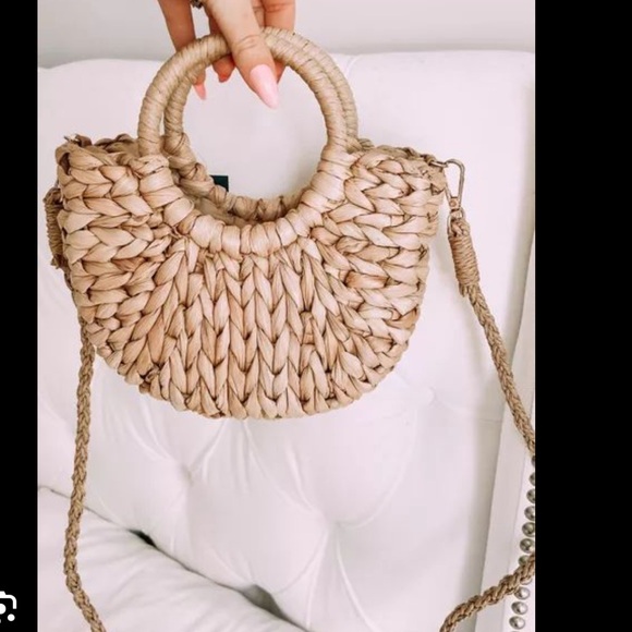 Handbags - Abercrombie & Fitch Straw Basket Bag
